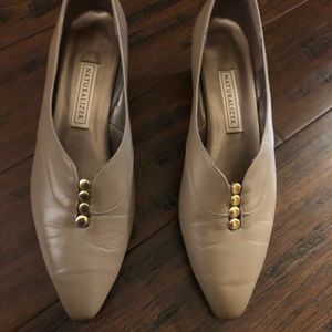 Naturalizer tan heels